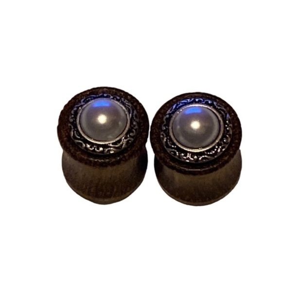 Dynamique Jewelry - Pair Imitation‎ Pearl Tribal Pattern Wood Saddle Plugs